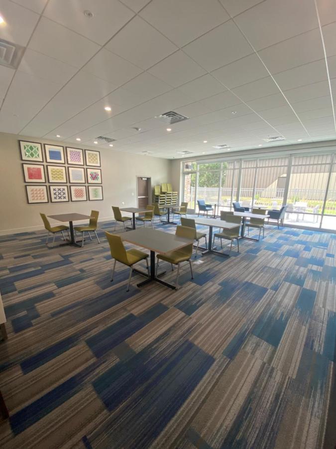 Holiday Inn Express & Suites - Madison West - Middleton By Ihg Zewnętrze zdjęcie