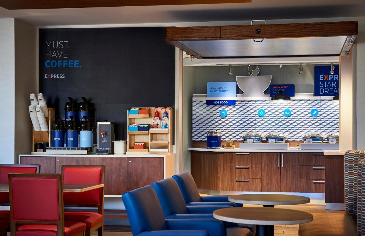 Holiday Inn Express & Suites - Madison West - Middleton By Ihg Zewnętrze zdjęcie