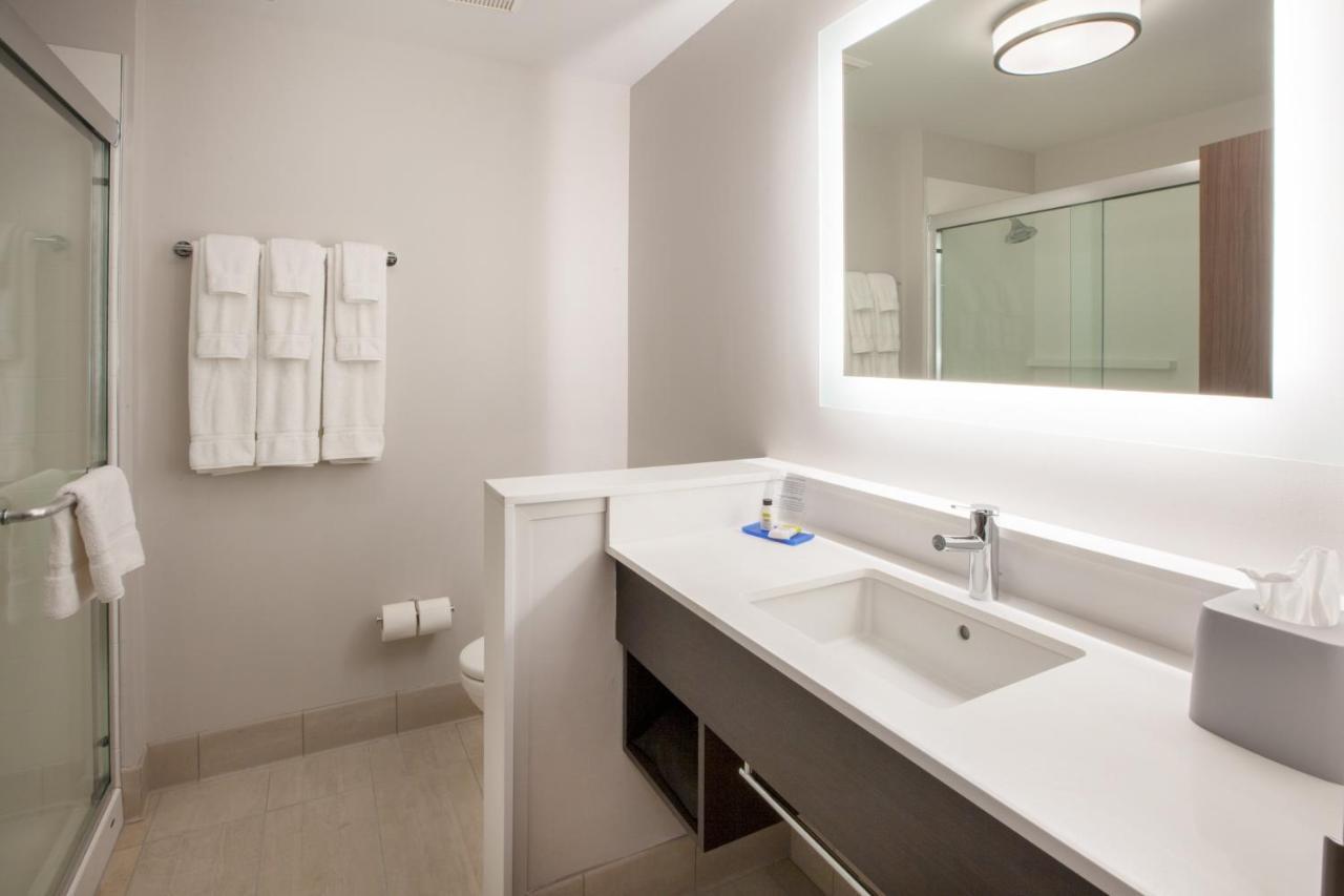 Holiday Inn Express & Suites - Madison West - Middleton By Ihg Zewnętrze zdjęcie