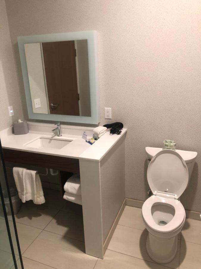 Holiday Inn Express & Suites - Madison West - Middleton By Ihg Zewnętrze zdjęcie