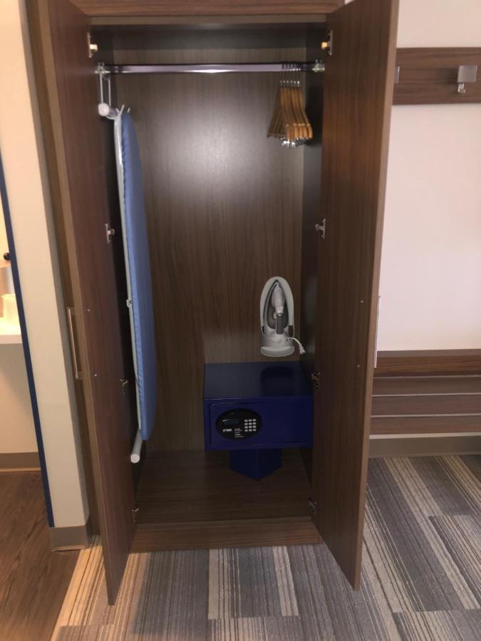 Holiday Inn Express & Suites - Madison West - Middleton By Ihg Zewnętrze zdjęcie