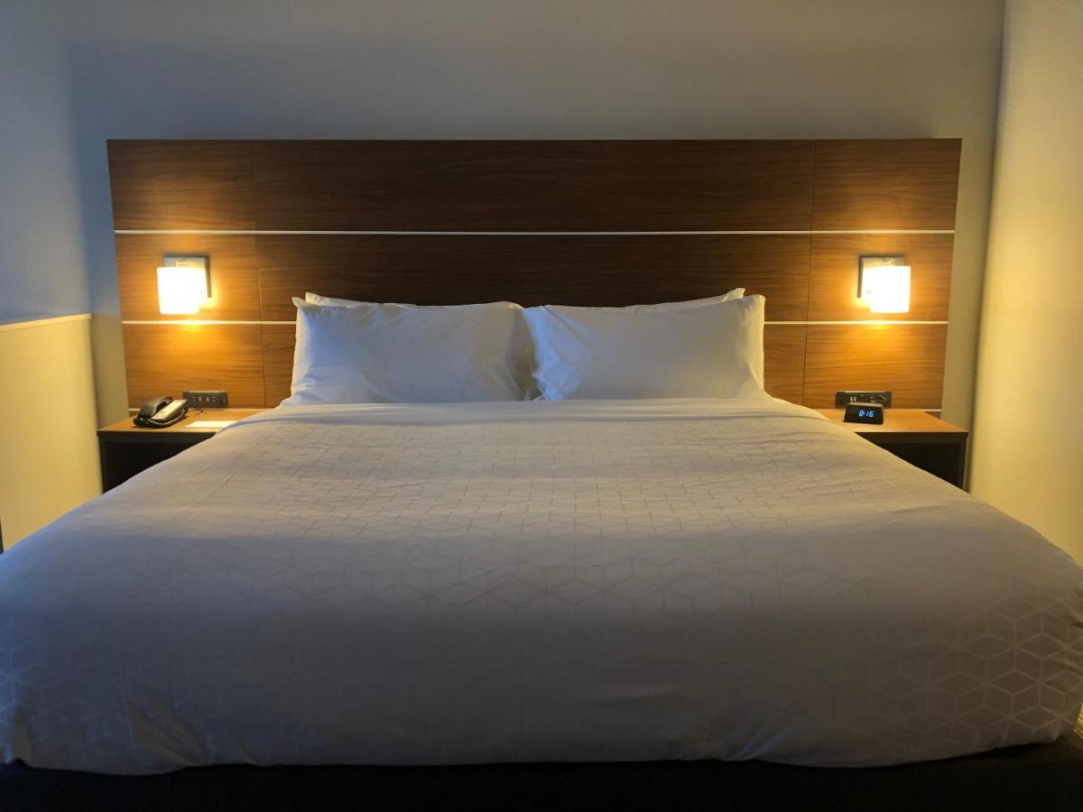 Holiday Inn Express & Suites - Madison West - Middleton By Ihg Zewnętrze zdjęcie