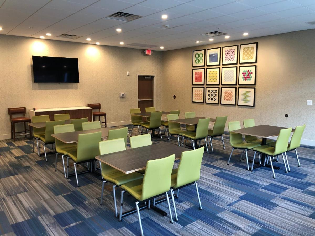 Holiday Inn Express & Suites - Madison West - Middleton By Ihg Zewnętrze zdjęcie