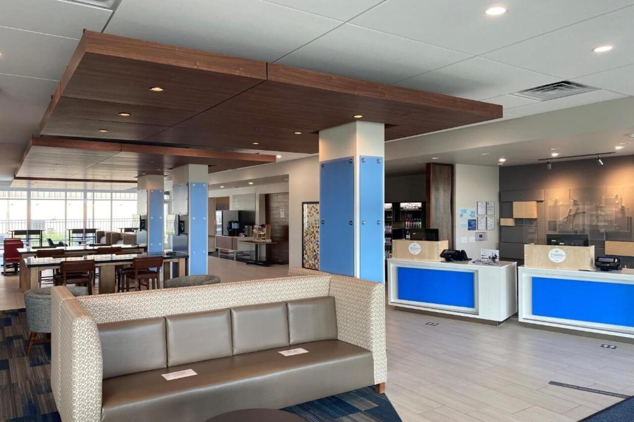 Holiday Inn Express & Suites - Madison West - Middleton By Ihg Zewnętrze zdjęcie