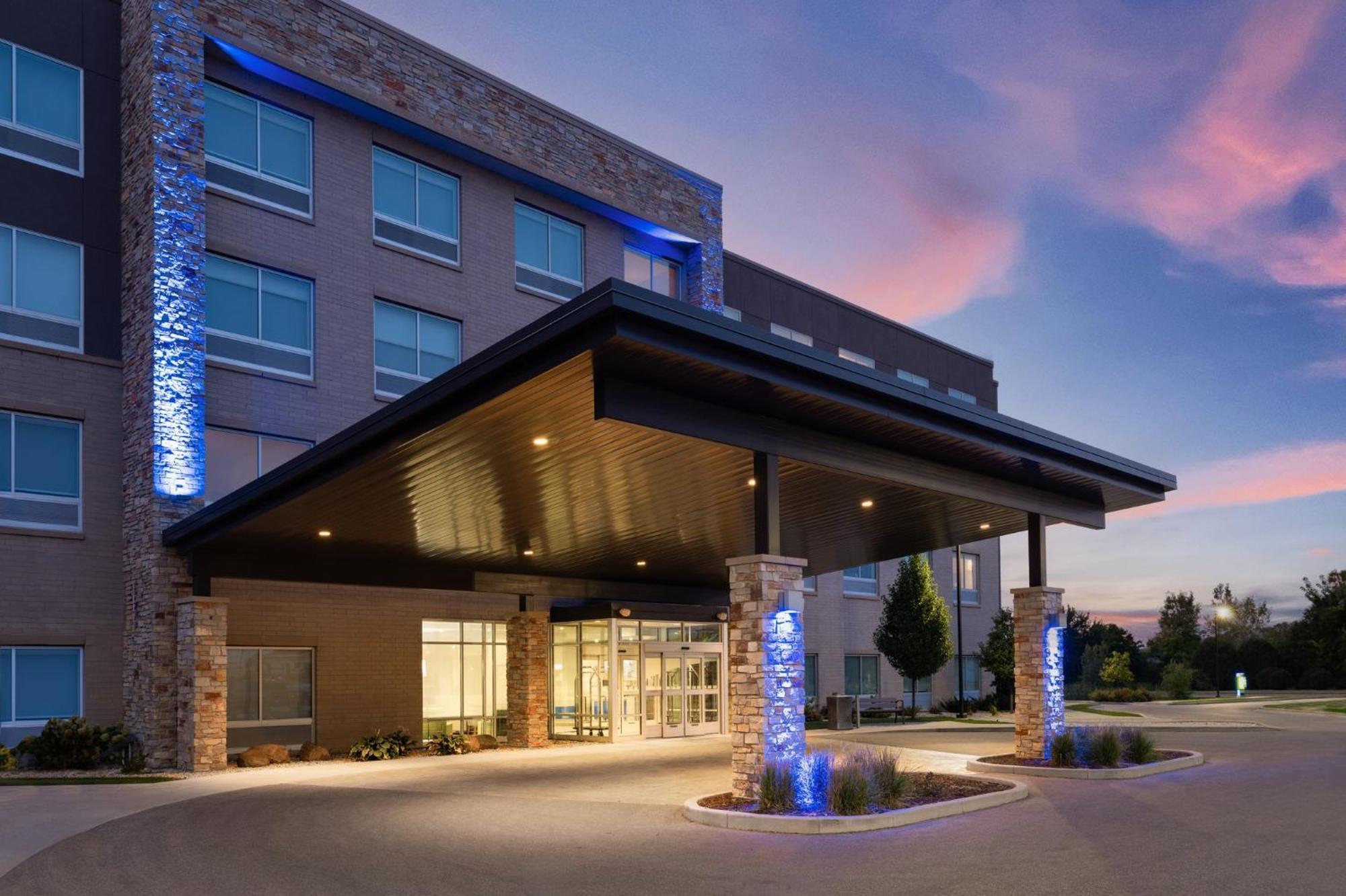 Holiday Inn Express & Suites - Madison West - Middleton By Ihg Zewnętrze zdjęcie