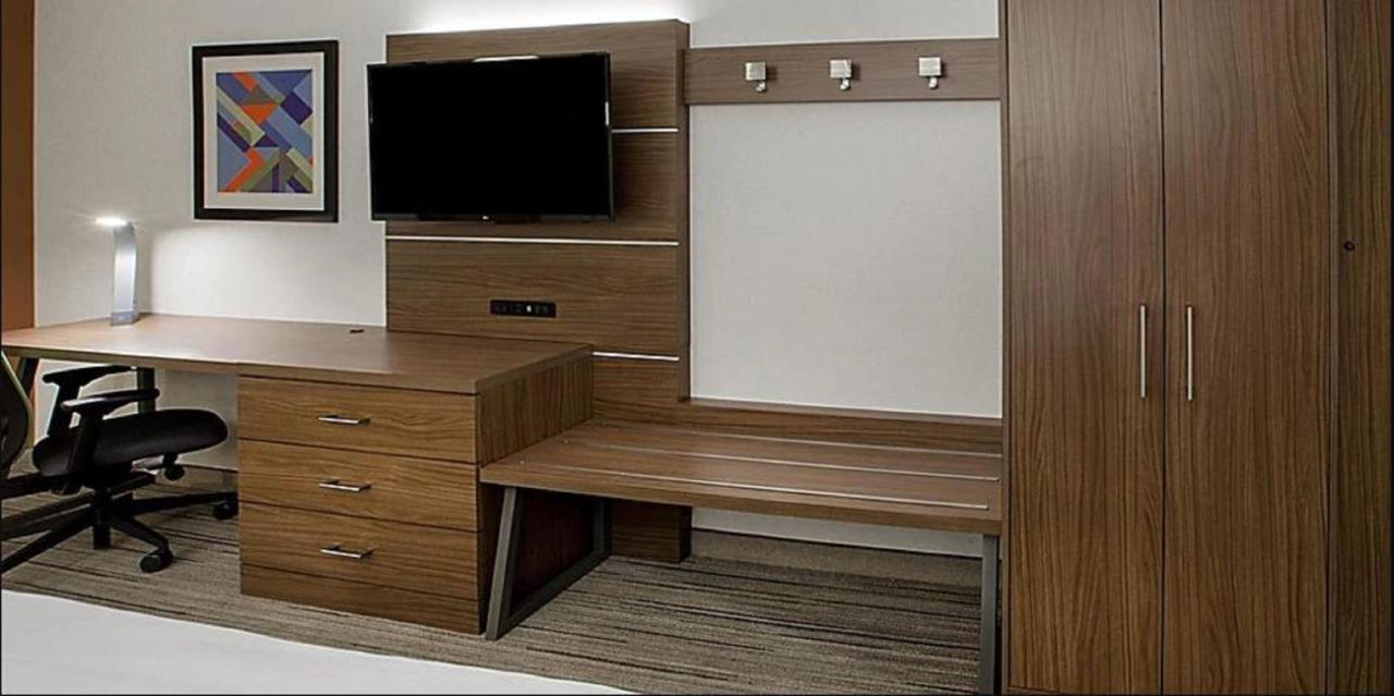 Holiday Inn Express & Suites - Madison West - Middleton By Ihg Zewnętrze zdjęcie